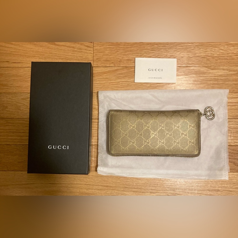 Gucci GG Imprime Metallic Gold Zip Around Wallet EUC!!!